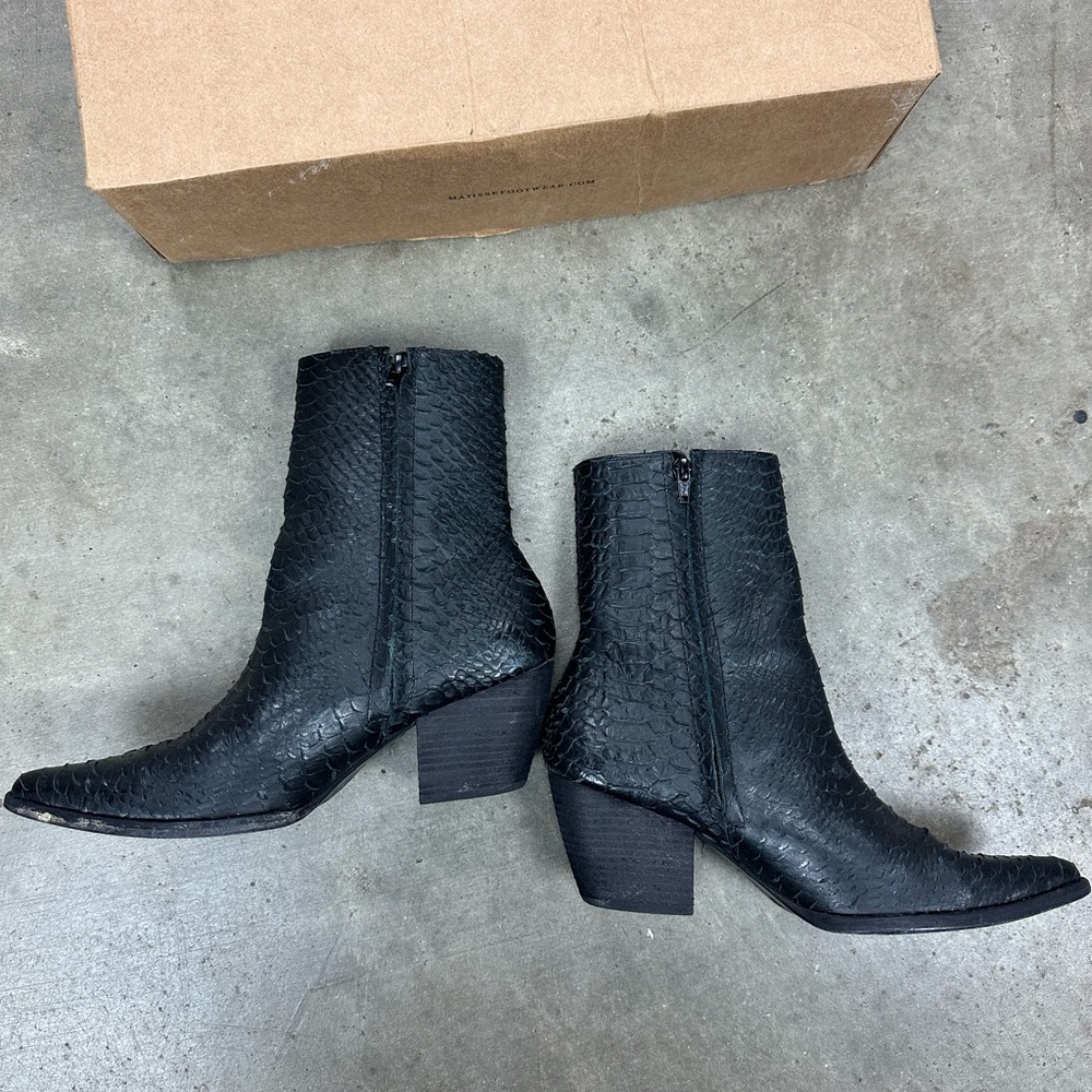 Women’s Python imitation cowboy zip ankle boots - image 3